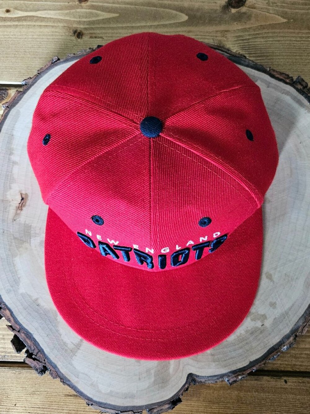 Vintage New England Patriots x Budweiser NFL Snapback – Red/Navy Adjustable Hat - Picture 3 of 13